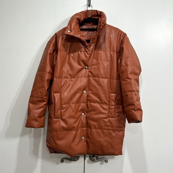 NWT Blank NYC In Tall Order Vegan Leather Puffer Coat Size Small - Picture 3 of 5